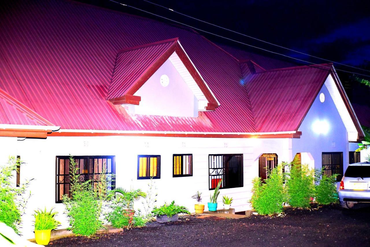 Safari Park House Bed and Breakfast Arusha Exteriör bild