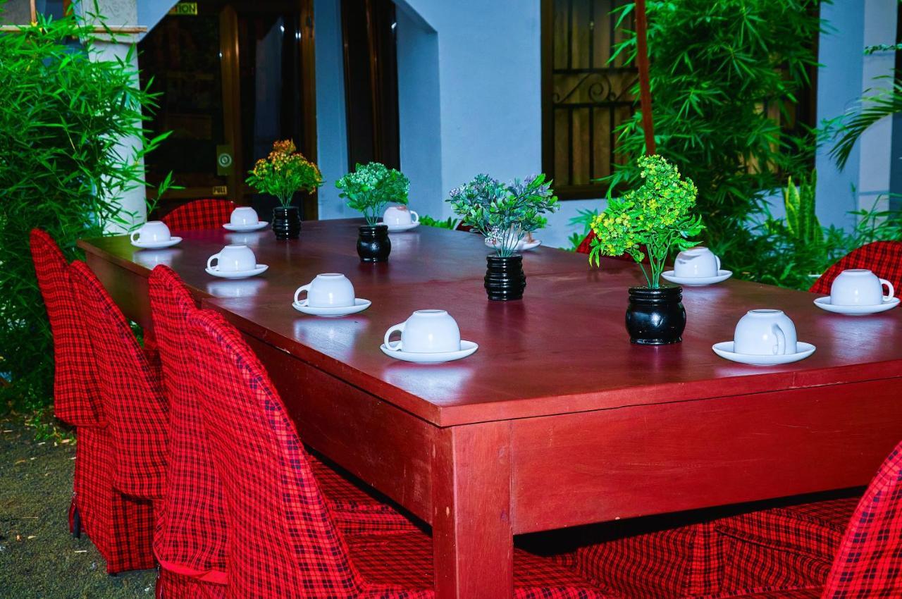 Safari Park House Bed and Breakfast Arusha Exteriör bild