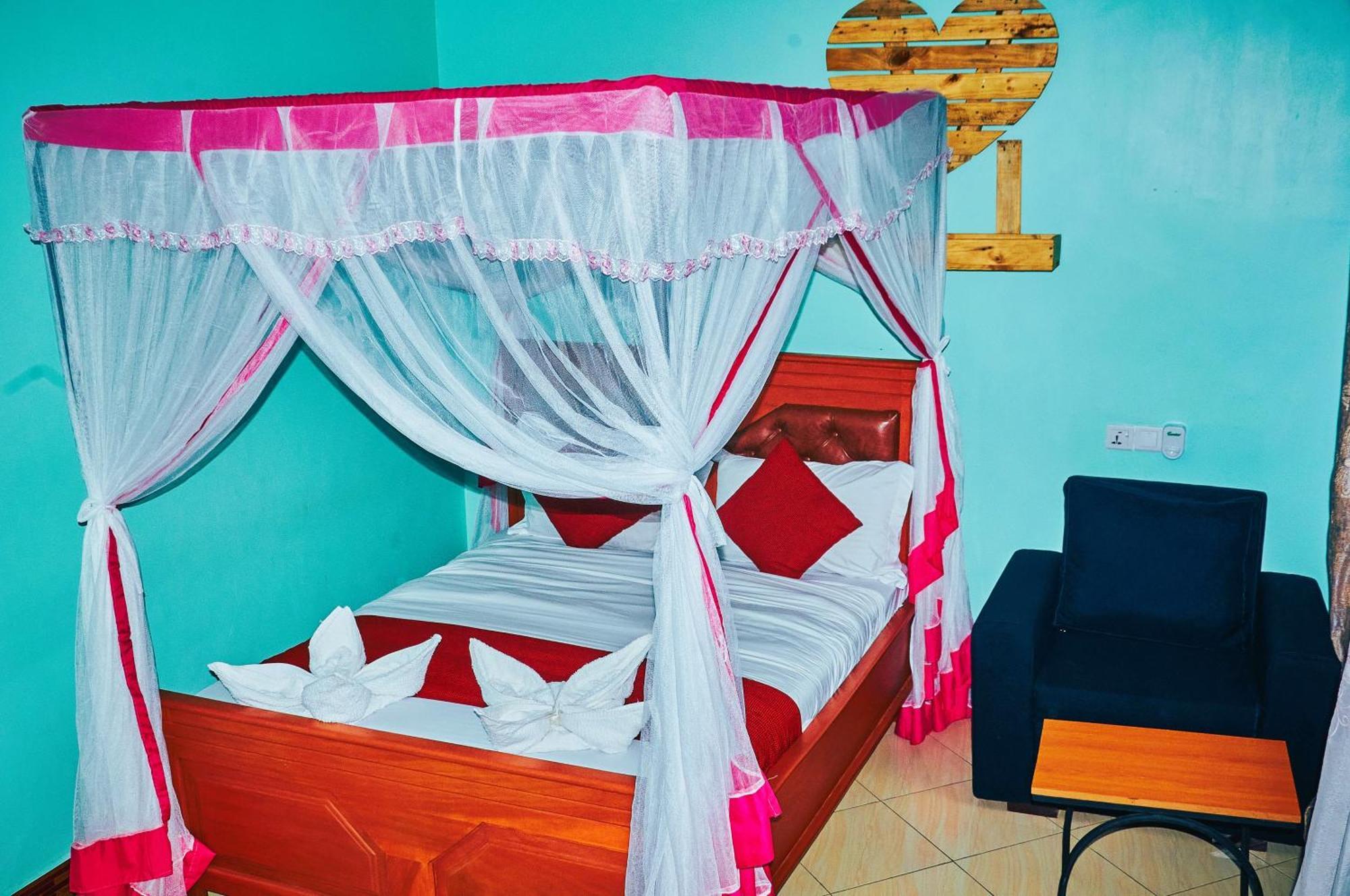 Safari Park House Bed and Breakfast Arusha Exteriör bild