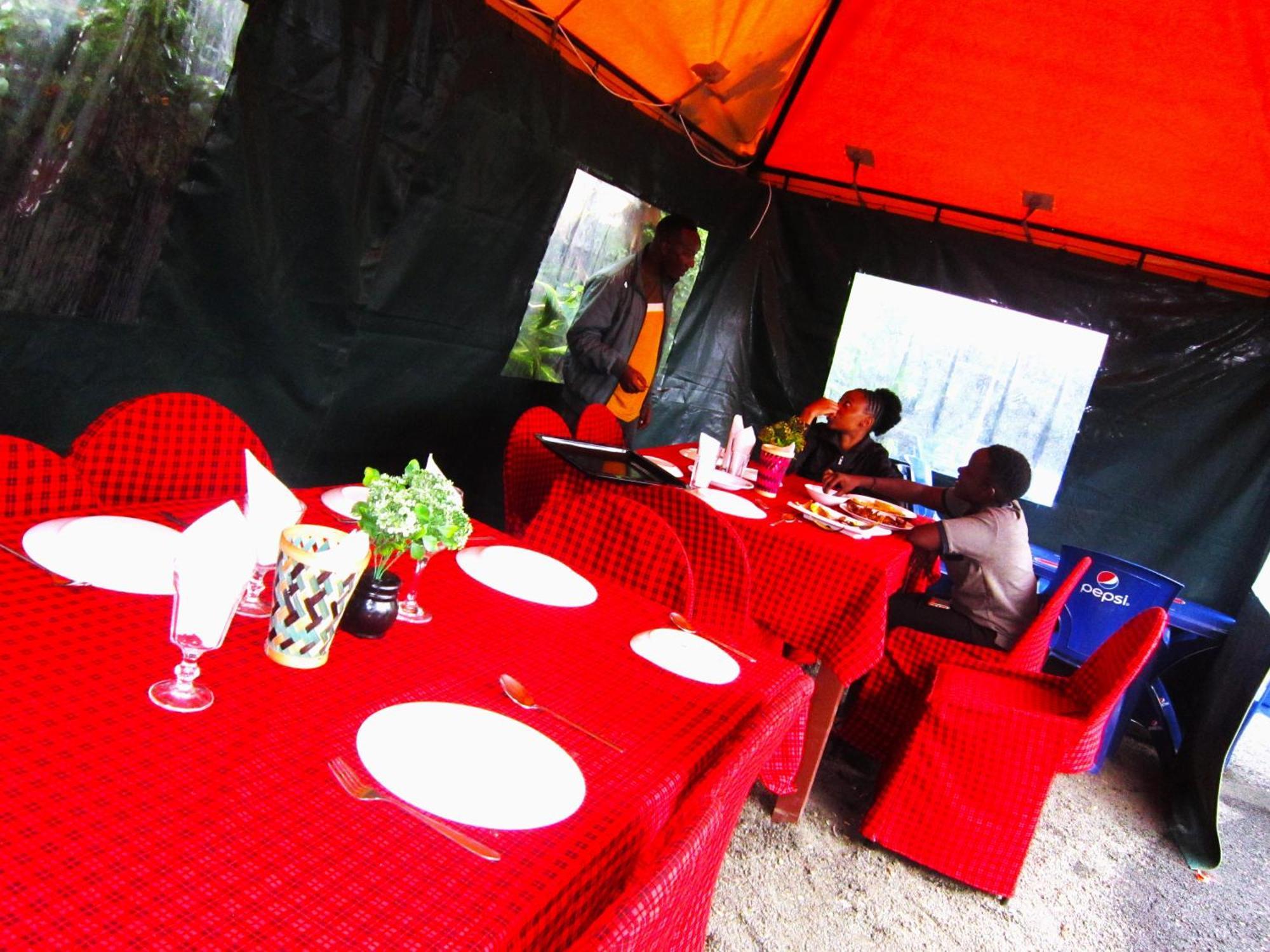 Safari Park House Bed and Breakfast Arusha Exteriör bild