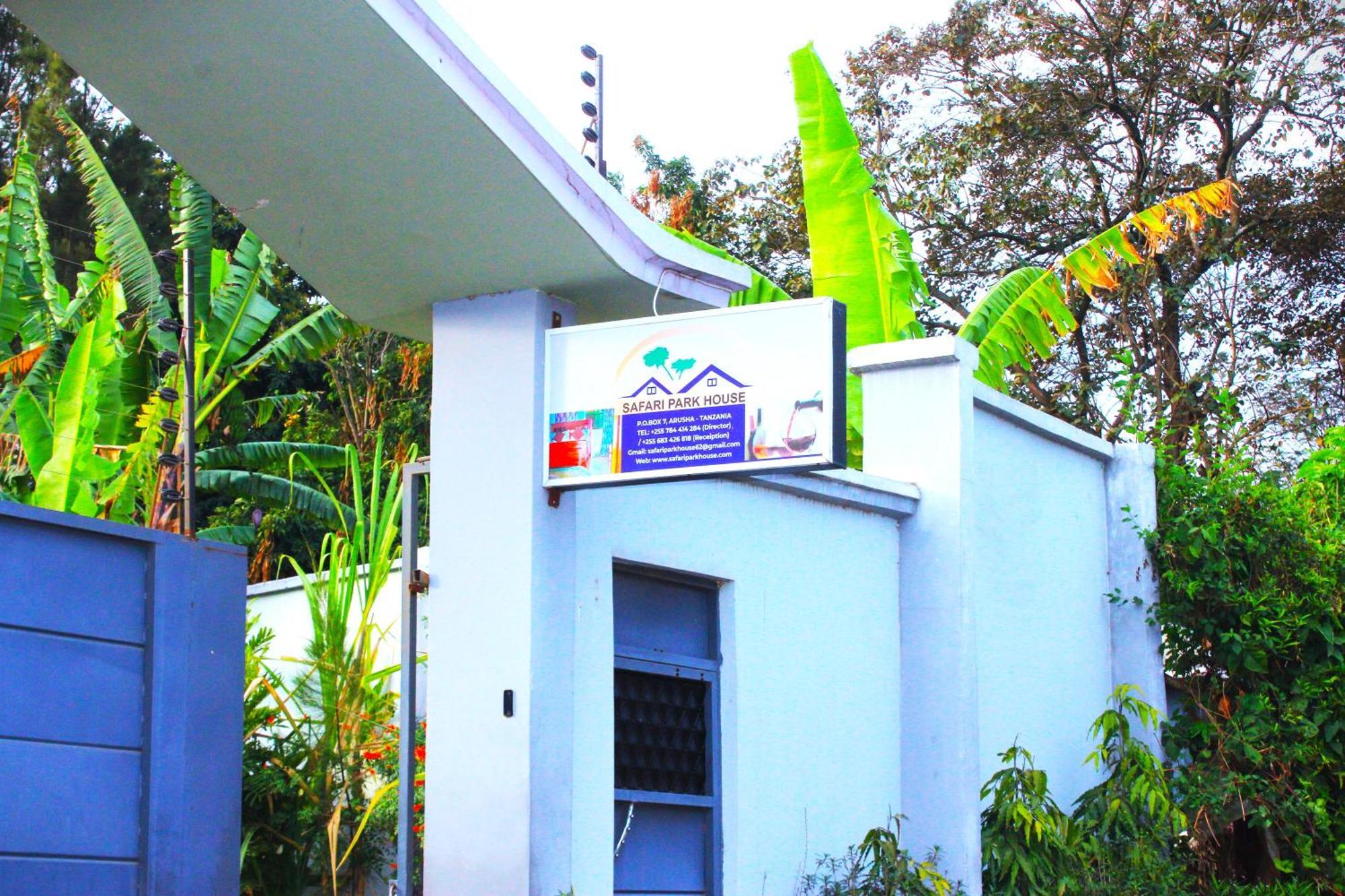 Safari Park House Bed and Breakfast Arusha Exteriör bild