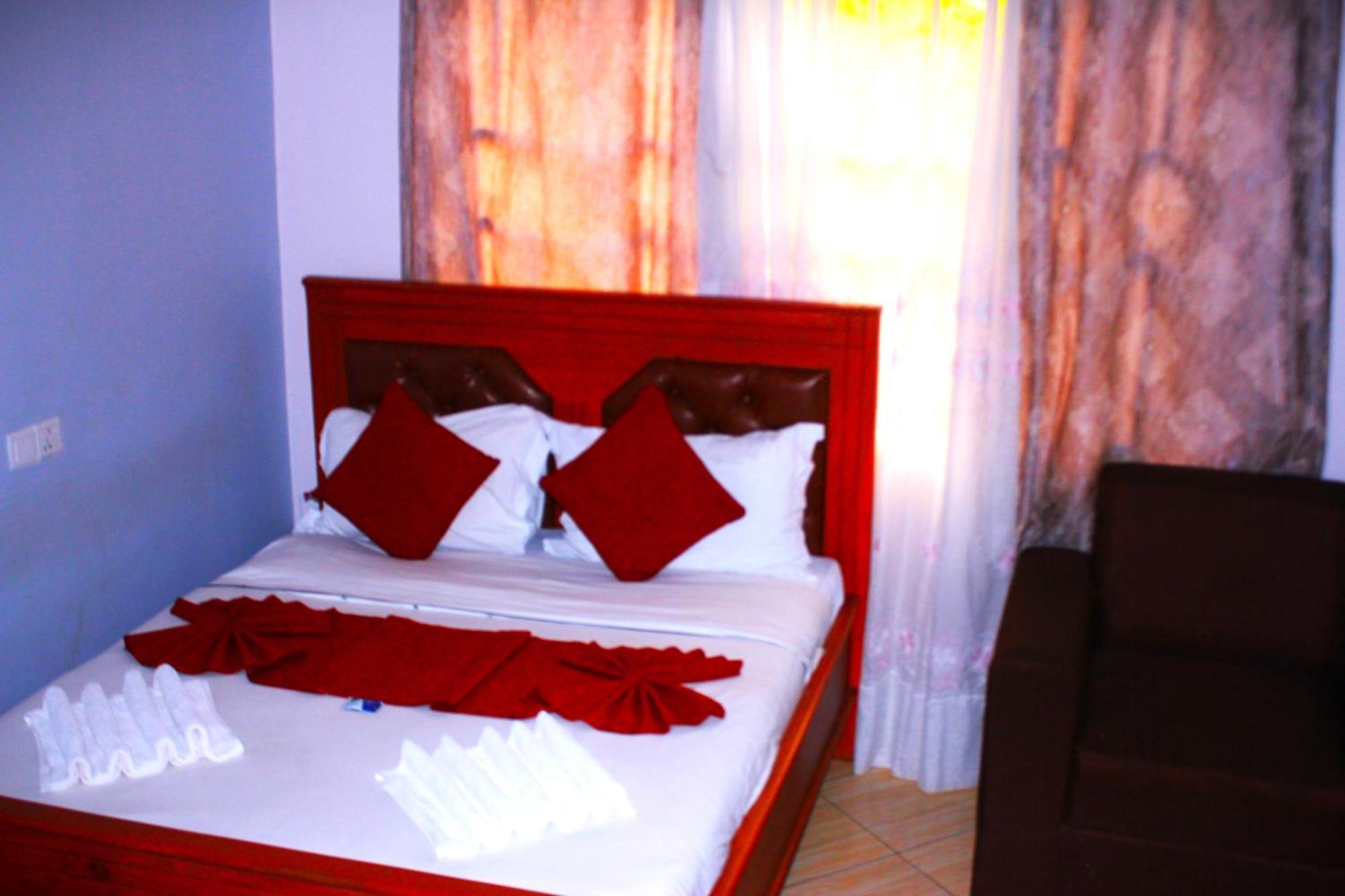 Safari Park House Bed and Breakfast Arusha Exteriör bild